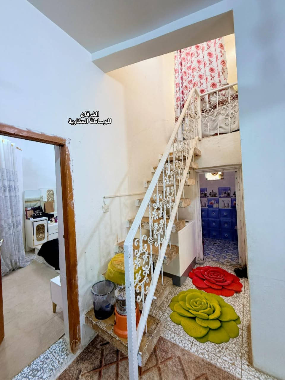 💁‍♂️مشخاب / حي الصدر
📐 المساحة: ١٠٠م سند /١٢٠م مع الفضله 
📄 طابو صرف
📍 الموقع: ركن – على شارع بعرض ٣٠ متر

✨ يتكون من:
🛏 غرفتين
🛋 صالة
🛎 استقبال
🍳 مطبخ
🚿 صحيات

📞 للاستفسار:
***********
📲 اتصال أو واتساب
 - موقع مكتبنا 👈 مشخاب شارع الإطفاء مجاور مول الغريباوي
