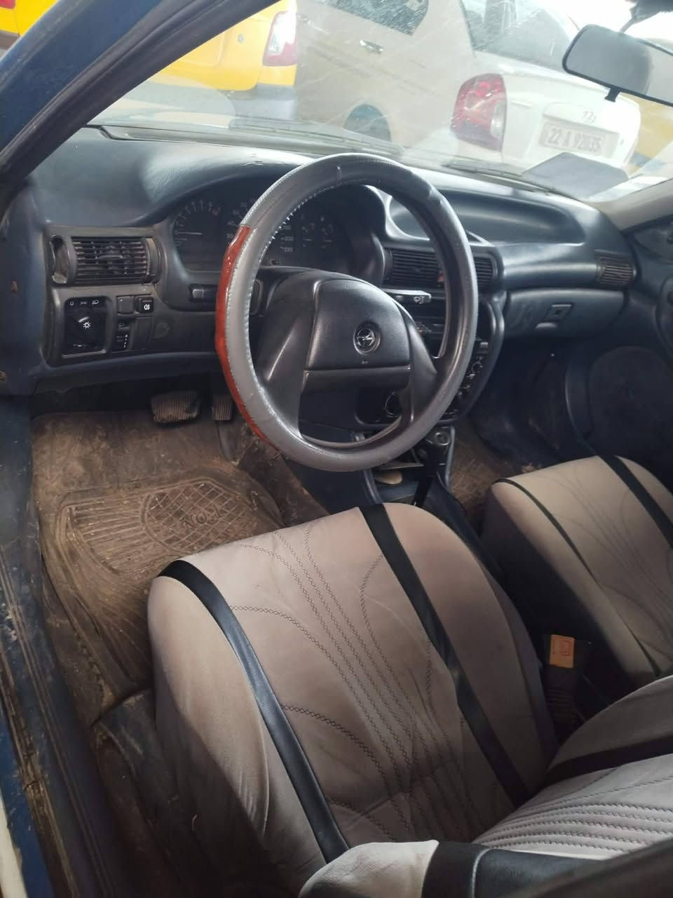 السلام عليكم ورحمة الله اوبل استرا موديل 92 حجم 18 توماتيك جام كهربائي صبغ جماليه بدون حادث رقم كركوك الماني شرط الوكاله والتحويل سنويه عظم بيع ومراوس حسب القناعه ***********
