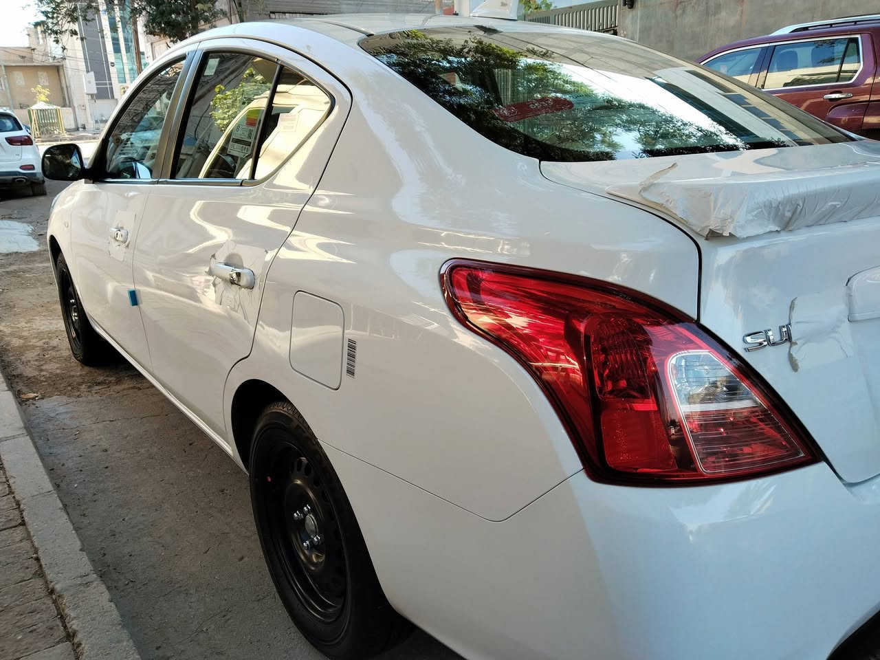 نيسان سني هندي 24
رقم بغداد بأسمي شرط عقد مروري وثاني يوم مداور

 مكفوله كفاله عامه  من صبغ و التبديل والفتح والبارد حته من البنجر 

موديل 2024
ماشيه 14 الف
مواصفات 🏷️
تحكم ستيرن 
سويج ريمونت عدد 2
دبل ايرباك
حساس تاير 
مانع انزلاق 
يدات نيكل 

 السعر 133مجال بسيط كلش

☎️الاستفسار ***********
   مكاني نجف حي الغدير
