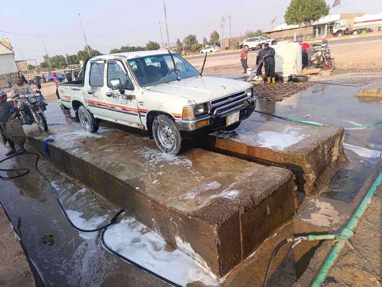 تيوتا ١٩٨٩ بلاديه بدون صبغ
جاهزه مكينه قبل شهر شديتها فور. واي 

حداديه تايرات كير محرك جاهزه 

المكان الحمزه الشرقي . رقم بابل الماني مداور مباشر 

للاستفسار *********** بي واتساب .
