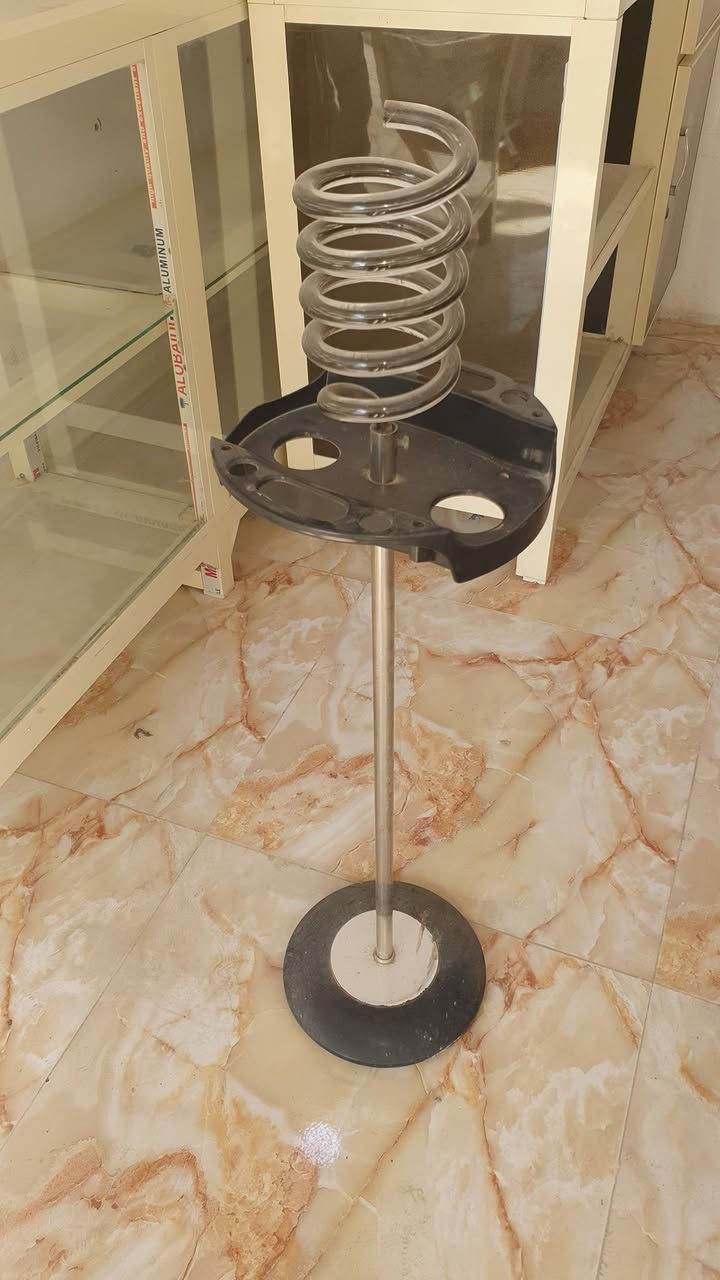 السلام  عليكم  باترينا +مراية +ستاند شسوار  ..
السعر ١٢٥ الف كلهن 
الموقع ديالى بعقوبة 
الاتصال ***********
