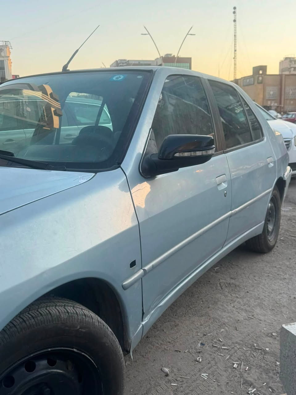 السلام عليكم بيجو للبيع 2001 السيارة حلوة وخير من الله 

📞 ***********
