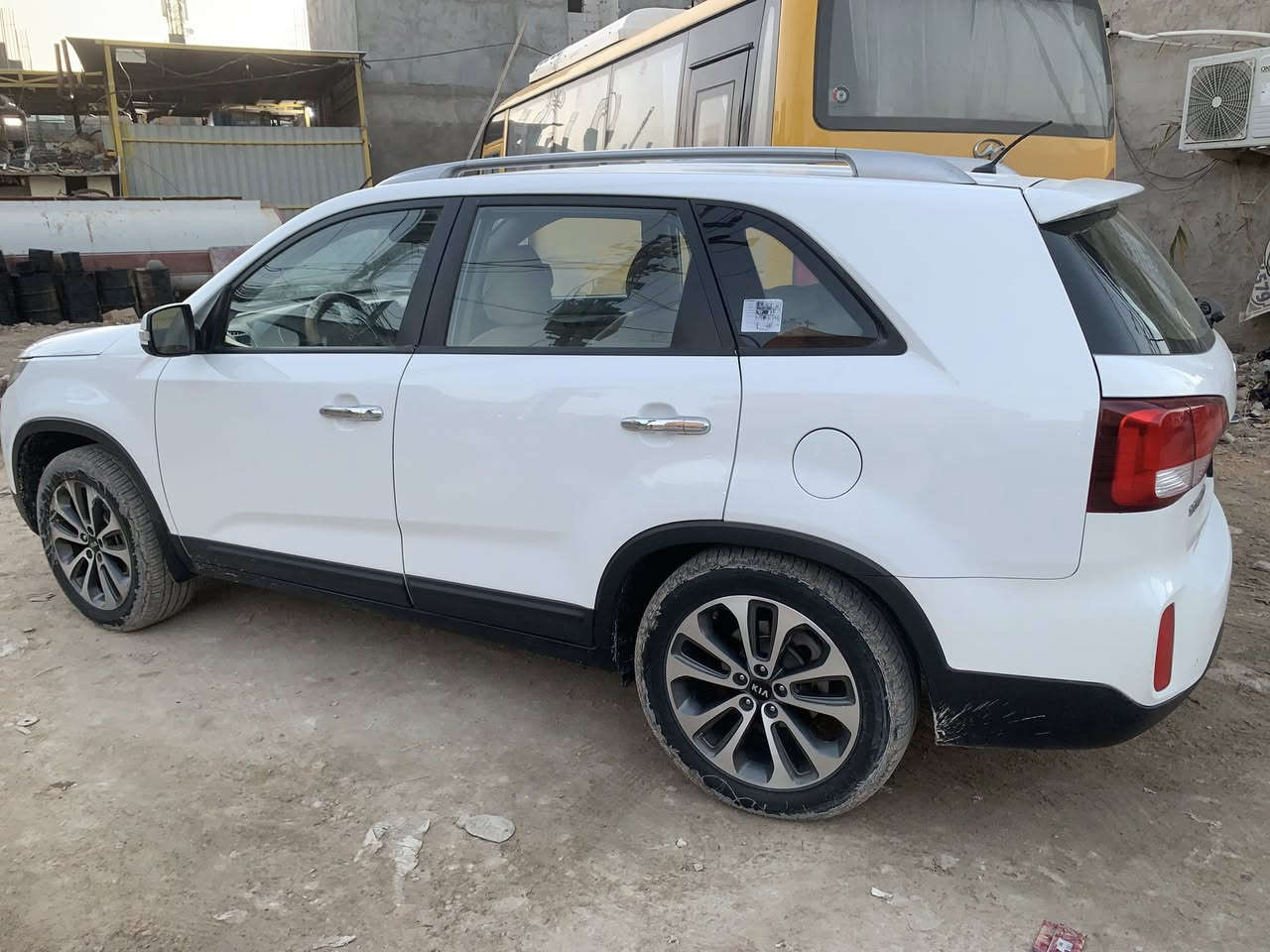 سورنتو مديل ٢٠١٤سيارة مكفولة من كشر ومكينة ٢٤٠٠دوش المرغوب سيارة حلوة وماناقصهة شي كاملة ومكملة ومواصفات البيهة حلوة والمرغوبة 
١.تحكم ٢.كامرة٣.اشاير بالمري ٤.حساسات ٥.دسك ٦.ويل كب ٧.سيارة حاكية ٨.شاشة كبيرة٩.سبعة راكب اصل ١٠.ثلاثة تبريد ١١.تخم تاير جديد تدقئة تبريد شرط سيارة حلوة ما جناي وبعد بيهة موصفات هواي السعر المطلوب ١٦٢وببها مجال حك الجية رقم كربلة سيارة احلى من الصور الشراي يتصل عل الرقم *********** مكلف بالنشر
