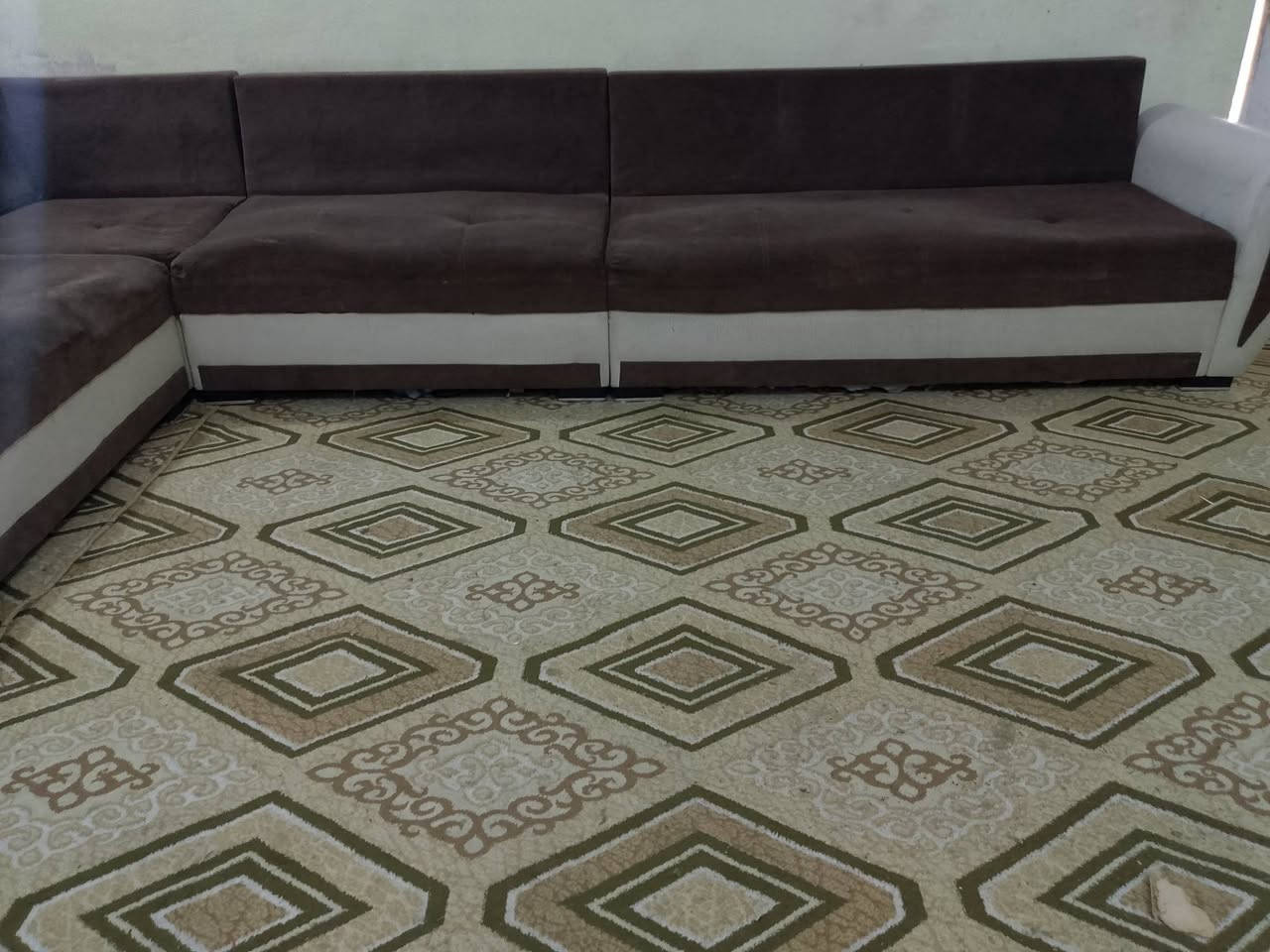 توفر ديوان حرف L 
نضيف كلش اخو الجديد 
10مقاعد تفاصيل اكثر خاص عنوان نعمانيه حي خطيب


**إذا كنت صاحب هذا الإعلان وتريد حذفه لأي سبب، رجاءا أرسل رسالة إلى الدعم الفني**