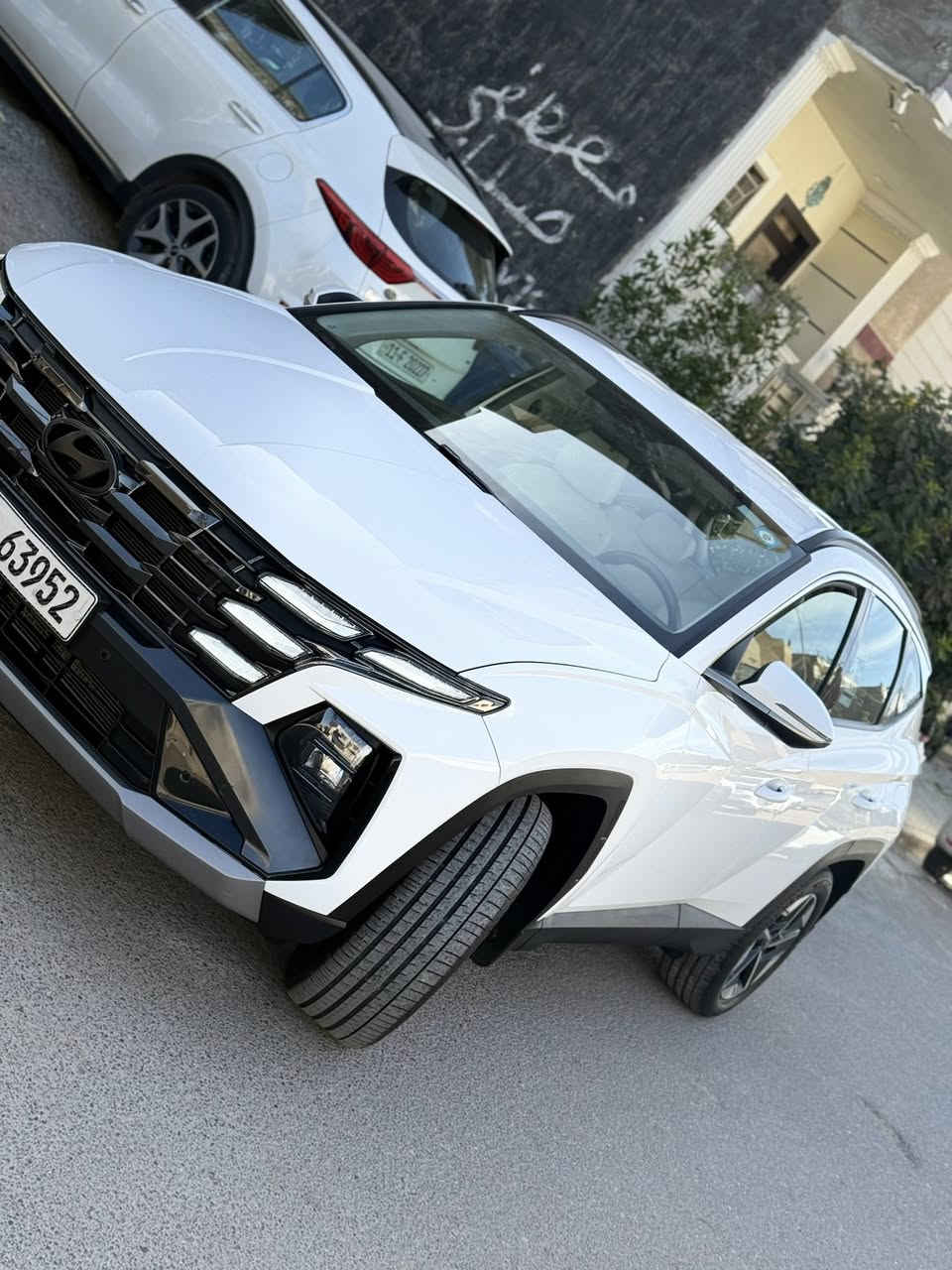 رمضان كريم
هونداي توسان 2025 خليجي ضمان الاولى موتورز  5 سنوات صيانه 
ماشيه 52 الف ومكفوله من الصبغ والتبديل والبارد والحالوب عدا كم رصعه خفيفه بالجنطه والباب مأشره بالصور 
مرقم بغداد الرقم الدولي الجديد 
قماره حديد 
بصمه تشغيل 
كراسي كهرباء 
داخل ابيض 
شاشه متصله الجديده 
صندوق كهرباء 
شاحن موبايل 
حساس امامي وخلفي 
لد نهاري 
لايت عدسه زينون 
بك لايت لد 
تبريد خلفي 
منافذ شحن 
تحكم استيرن كامل 
مري شفط ميموري 
السياره جديده وممكفول كير ومحرك 
ورايدها 213$
الاتصال ***********
بغداد الوزيريه
