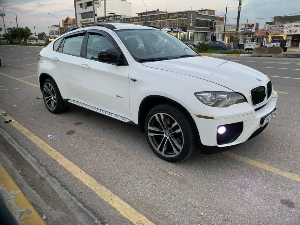 سلام عليكم X6لبيع 2010وكالة عروش خليجي ماشية 150الف محرك N54.V6توين تيربو.سياره كير محرك صدر خلفي امامي تخم تاير كله جديد وبشرط رقم سنويه جديد سياره جاهزه بلاديه صبغ احزام بدون حادث اثر تغليف لزكه نبخت سعر 150$اتصال ***********
