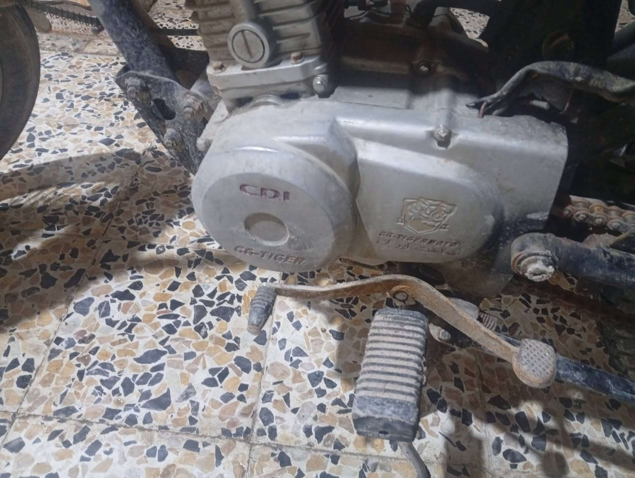 سلام عليكم دراجه البيع ادوات مكفوله من السرقه سعره 325وبيه مجال عنواني بصره ابو الخصيب رقمي ***********
