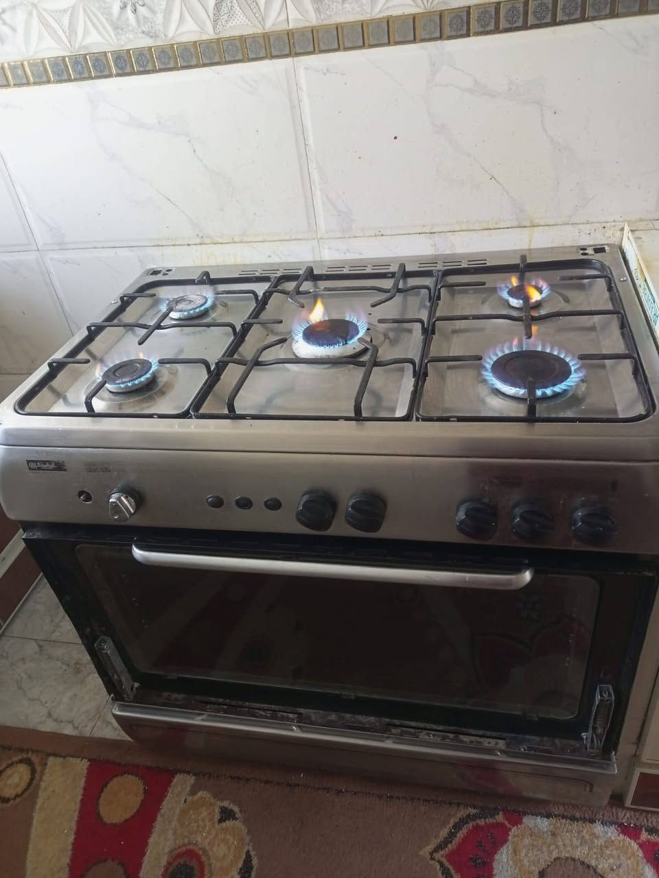 من الخاص للبيع المرجوحه ٥٠ والطباخ ب٧٠ بيهن مجال للشرايه الاستفسار اتصل ع الرقم,***********
