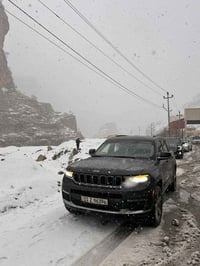 عندي جيب ٢٢ لتمد بانوراما اريد مراوس بكلاديتور او رانكلر  07838028082