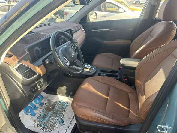 السلام عليكم كيا سليتوس موديل ٢٤ سياره فول ماشي ١٥ رقم بغداد 
***********
