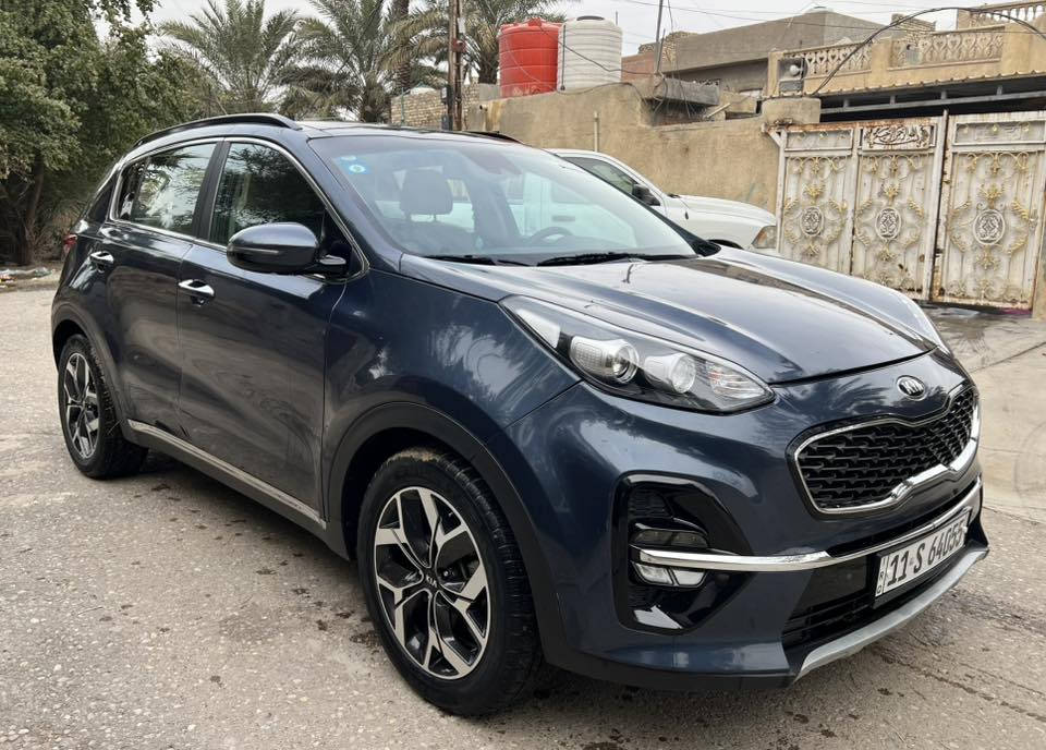 سبورتج موديل 2022
وارد امريكي بية صبغ ست قطع 
سيارة كلش حلوة وكل نقص مابية 
فول بنرومة كشن جلد بصمة صندوك شفط كهربائي
داخل بيجي  
كاملة وكل نقص مابية
بسمي تحويل رقم بغداد 
مكاني بغداد جسر ديالى جديد 
رقمي ***********
