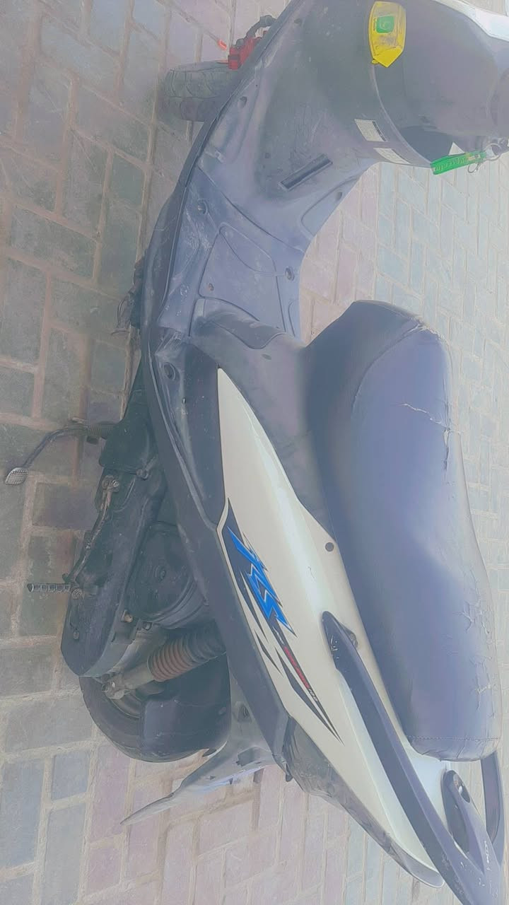 السلام عليكم ماكس عدله مكفولة ما صارلها هواي نازله رمبه اوراقها موجوده
نكرا سلف ناعمه كلش برغي ما مفتوح السعر ٥٥٠ قفلها مكاني الدوره ***********
