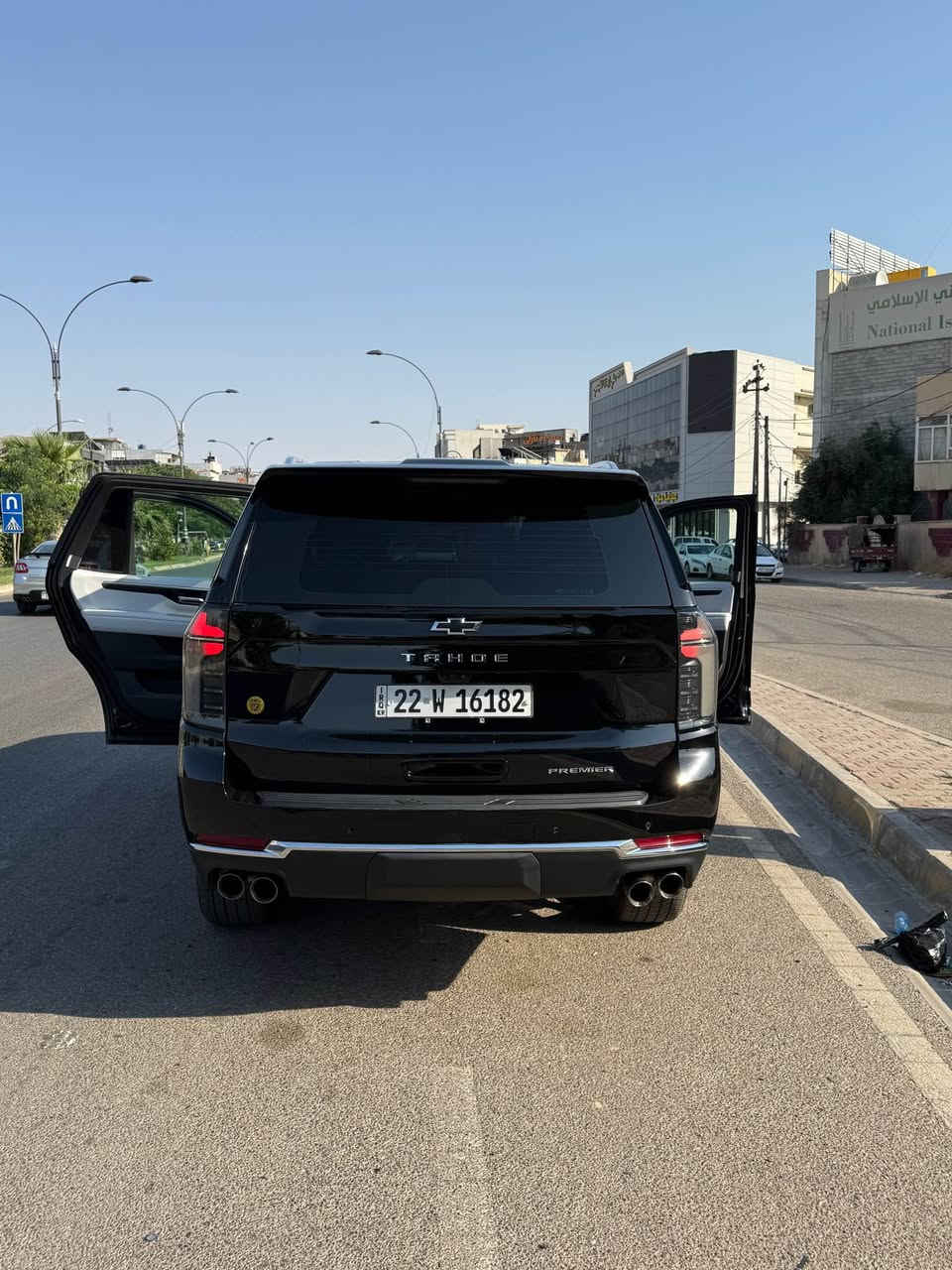 السلام عليكم 
TAHOE PERMIER 2025 
1/1 
فول مواصفات للاخير 
القفلة مال مواصفات التاهو
ماشي ٢٨ الف كيلو فقط 
السيارة وكالة و تحت الضمان
وعليها PPF ضمان ٥ سنين 
السيارة كلين مابيها اي ملاحظات
السعر المطلوب ٧٢٠ وبيها مجال للشراي
مكان السيارة كركوك *********** Singapore

