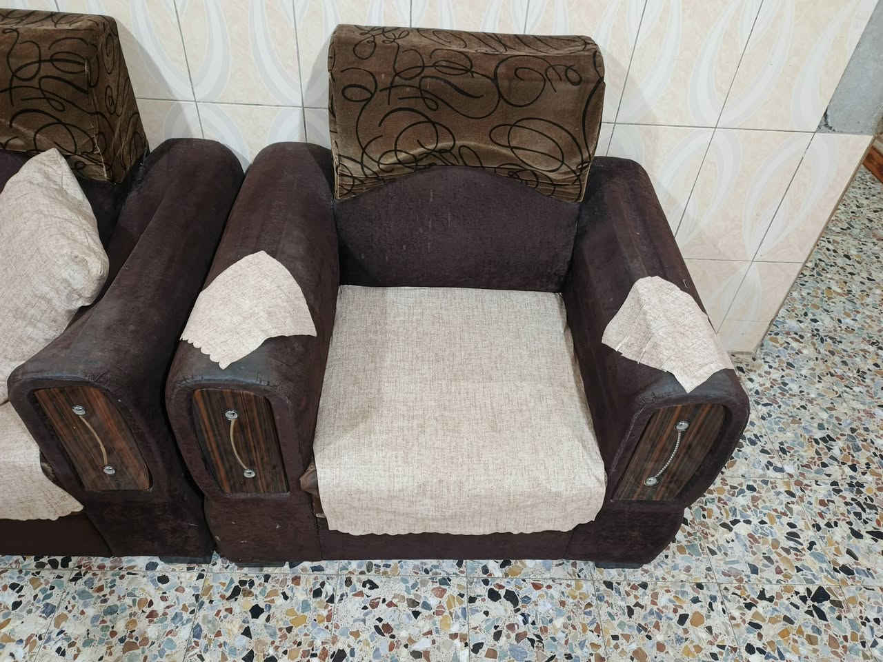 تخم للبيع خمس قطع كامل  رقم ***********
