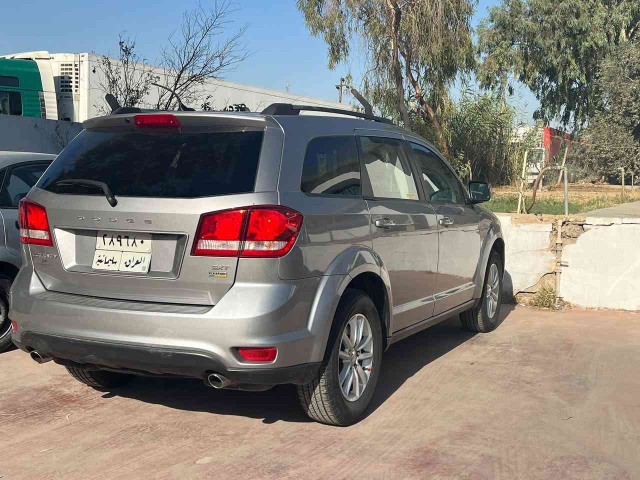 دوج جورني 2017
6 سلندر مواصفات sxt تبريد 3 قطع بدون صبغ وبدون ايرباك ورقم الشاصي موجود بالصور
حادثها فقط دعاميه بدون اي دواخل 
بيها بارد بالجاملغ اليسار وشخط بالهلال فوق التاير 
 ماشيه 135 ميل
مكان السياره اربيل .. سعرها 145 
للتواصل ***********
