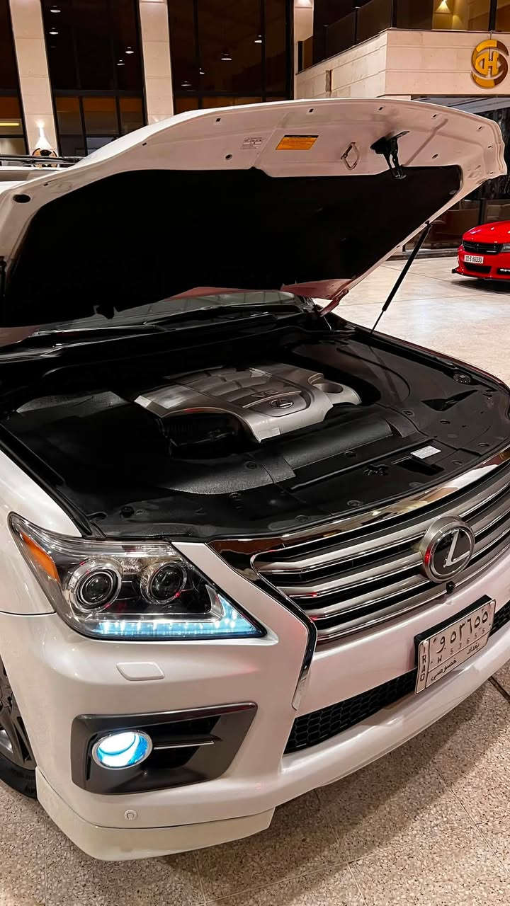 السلام عليكم
لكزز 2015 LX 570 S
محرك 8 اسطوانات (V8) 
6 سرعات نضام دفع رباعي 
مقاعد جلد فتحه سقف 
شاشه للعرض وشاشات خلفيه للعرض
باب خلفي كهرباىي ومرايه جانبيه بخاصيه التعتيم 
زينون نهاريه LED
ماشيه 142 الف حقيقي 
مكينه كير مكفولات 
سياره حلوه وجديده 
بنيد مبدل فقط ومبدل اصلي ✅
السعر 395 
مكاني بغداد النهضه 
رقم وهزه كله جديد للمعلومه✅
***********📞
