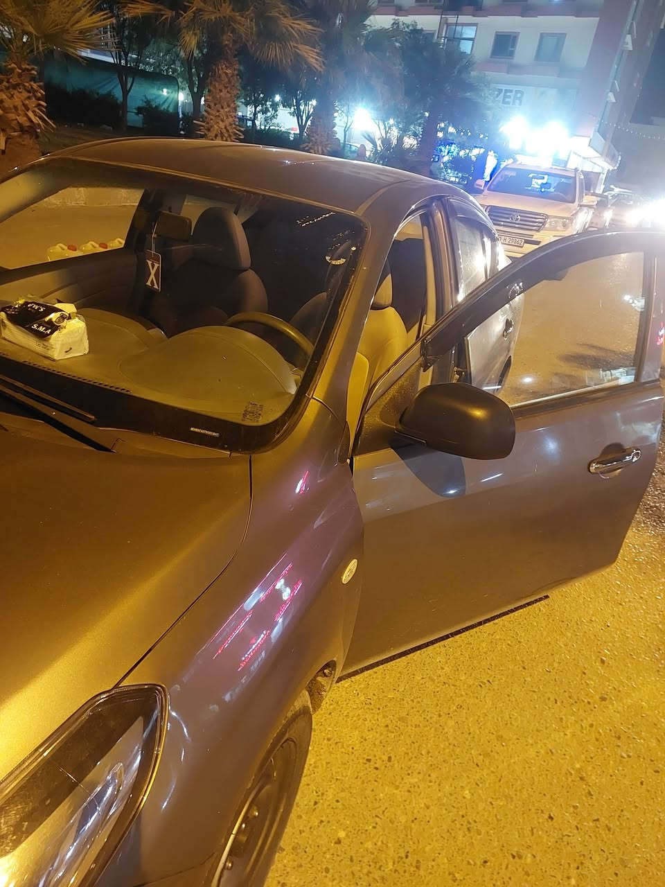 سلام عليكم ورحمة الله نيسان صني هندي موديل 2019 منل صفر يمي هسه رقم أو سنويه جديده ليحد 2030 ماشيا 130 رقم ألماني أمسويها بسمي جاهزه بيها فقط شبر صبغ بل جاملغ كله اب شرط بعد كلش نضيفا سعر 105 شراي أتصل عنواني كلار  ***********
