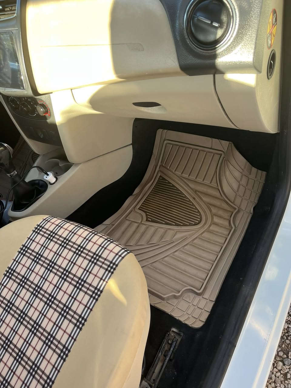 السلام عليكم رينو سمبل 2019  رقم بغدادإنكليزي  سياره ماشيه ١٢٣ الف  نضيفه كلش بيها سونار موجود بلصوره بدل باب خلفي وره سايق قطعه صبغ بصف باب سياره مرتب مكان الأنبار قضاء هيت سعر ٨٣ $ بيها مجال حك جيه حياكم الله


**إذا كنت صاحب هذا الإعلان وتريد حذفه لأي سبب، رجاءا أرسل رسالة إلى الدعم الفني**