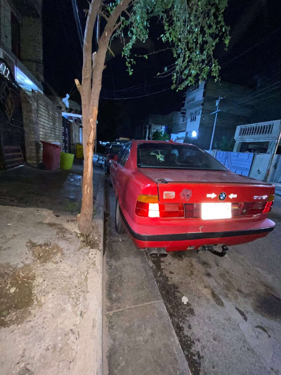 السلام عليكم اخوتي عندي هاي الـBMW 535i مطلوب مراوس بفتون او بيع ب45 وبيهه مجال***********
