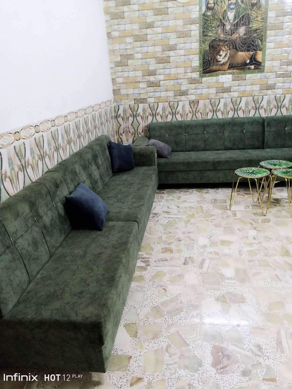 السلام عليكم
#تخم ديوان للبيع عشر مقاعد نظيف جدا جديد بعده امراوس بديوان ارضي هم عادي
#السعر_250
#وذا واحد يريدهن اثنينهن هم عادي لأن هنه إثنين وطابگهن
#***********
