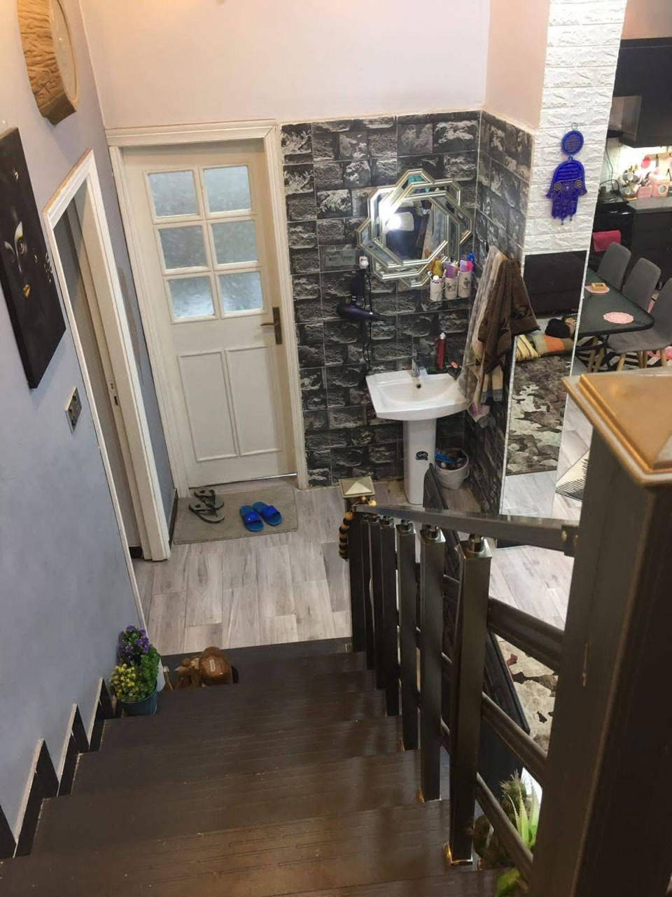 شـركـه أنوار الجـزائري للعقارات والمقاولات 
يتوفر  بيت حديث للبيع 
العنوان : ياسين خريبط - زون 1📍
المساحه :   125 م
الواجهه :   10 م
محتويات البيت : 4 غرف منام + أستقبال تعليق + كراج سفلي + مطبخ مفتوح مع الصاله بنظام تركي 
المواصفات : خارطه من تركيا + بناء حديث 2020 + طابوك بالكامل + طابو صرف + الموقع ممتاز وقريب للشارع العام 
السعر الأجمالي :  325 مليون 

عنوان الشركه الجبيله مجاور جوتن للاصباغ 
و قصر شيرين  📍

شركه أنوار الجزائري للأستثمار العقاري والمقاولات العامه والتجاره العامه . 
الشـركة  مجازة رسمياً وقانونياً من جميع الجهات المعنيه 
 
للاطلاع على باقي العروض او مشاركه عرض مع الشركه
 التواصل عبر الارقام التاليه :
***********
***********
***********
