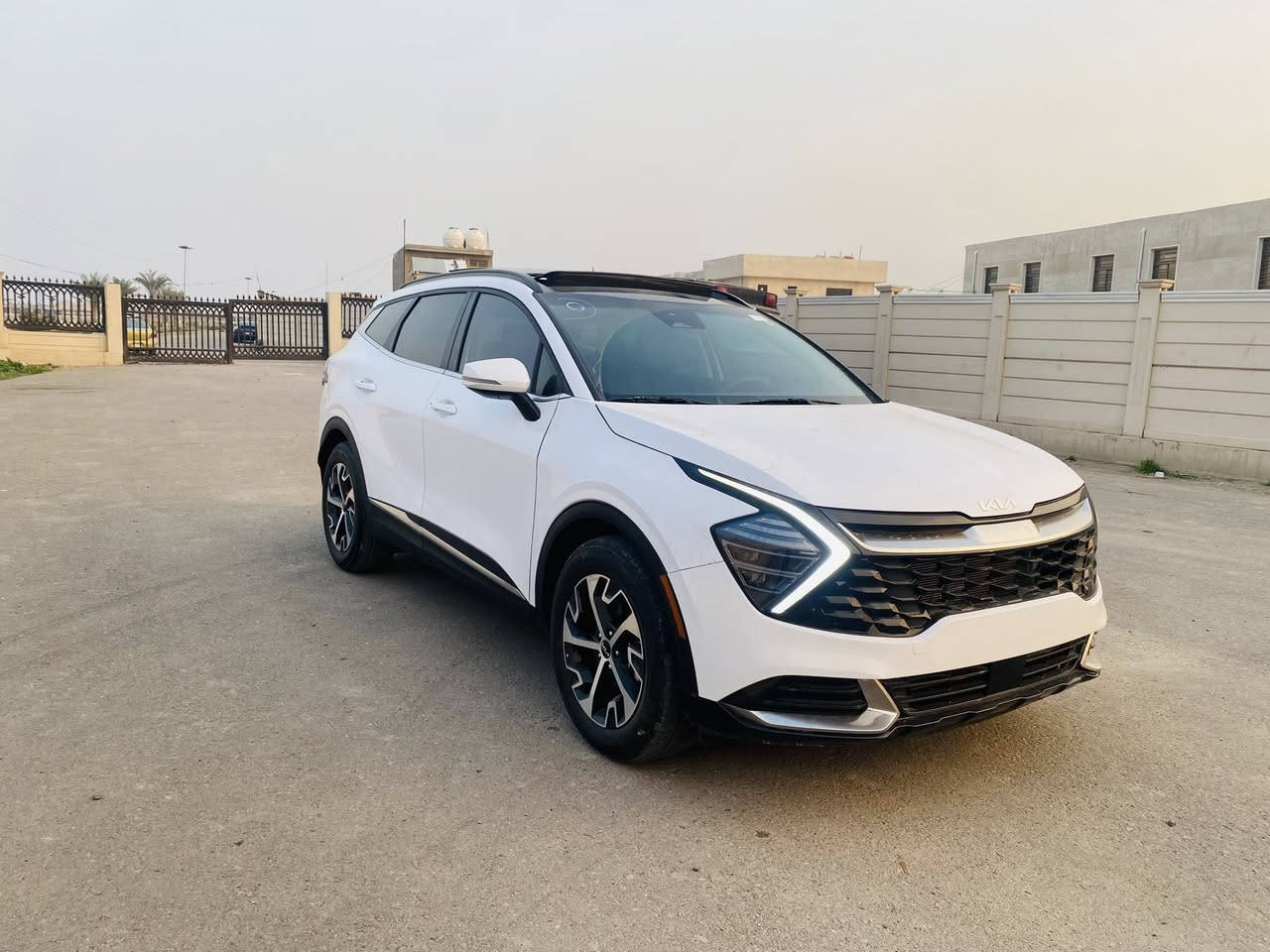 سبورتج اكس لاين 2025
موصفات.......

❗️بنوراما تشغيل عن بعد 
❗️هند بريك بصمة 
❗️نضام ترحيب 
❗️شحن واير ليس 
❗️رادارات امامي وجانبي 
❗️حساس خلفي 
❗️قيادة ذاتية 
❗️تبريد قطعتيت 
❗️تدفئة كشنات 
❗️كشنات جلد وكشن  كهرباء 
❗️فور ويل
❗️كشن كهرباء + ذاكره
❗️صندوق كهرباء
❗️شاشه كار بلي   

مكينه 2500
 
الحادث موضح بلصور فقط باب السايق + دعاميه اماميه ودعاميه خلفيه 
السعر 205
لاستفسار عله الرقم ***********
