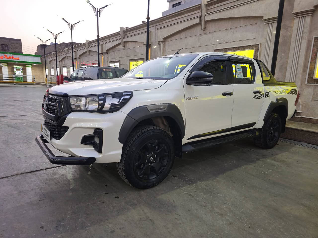 السلام عليكم 
للبيع تيوتا هايلوكس🛻 4 سلندر  بانزين 
ادفنجر 2018  استيراد خاص فول مواصفات 
سعودي دبل سنترلوك استيراد خاص
كمبريسر اصلي 
رادارات
ماشية 79 الف  حقيقي شرط جهاز
رقم اربيل دولي بسمي تحويل ثاني يوم سنويه 2030 هزه جديده 
فول مواصفات للاخير 
كامره خلفيه اصليه
حساس امامي خلفي 
مري شفط 
قطعتين تبريد ❄️
٦ سماعات 🔊 
شاشة🖥️
باقي المواصفات معروفة
السعر 263
سعودي استيراد خاص
مكاني بغداد
لاستفسار 📞 ***********
