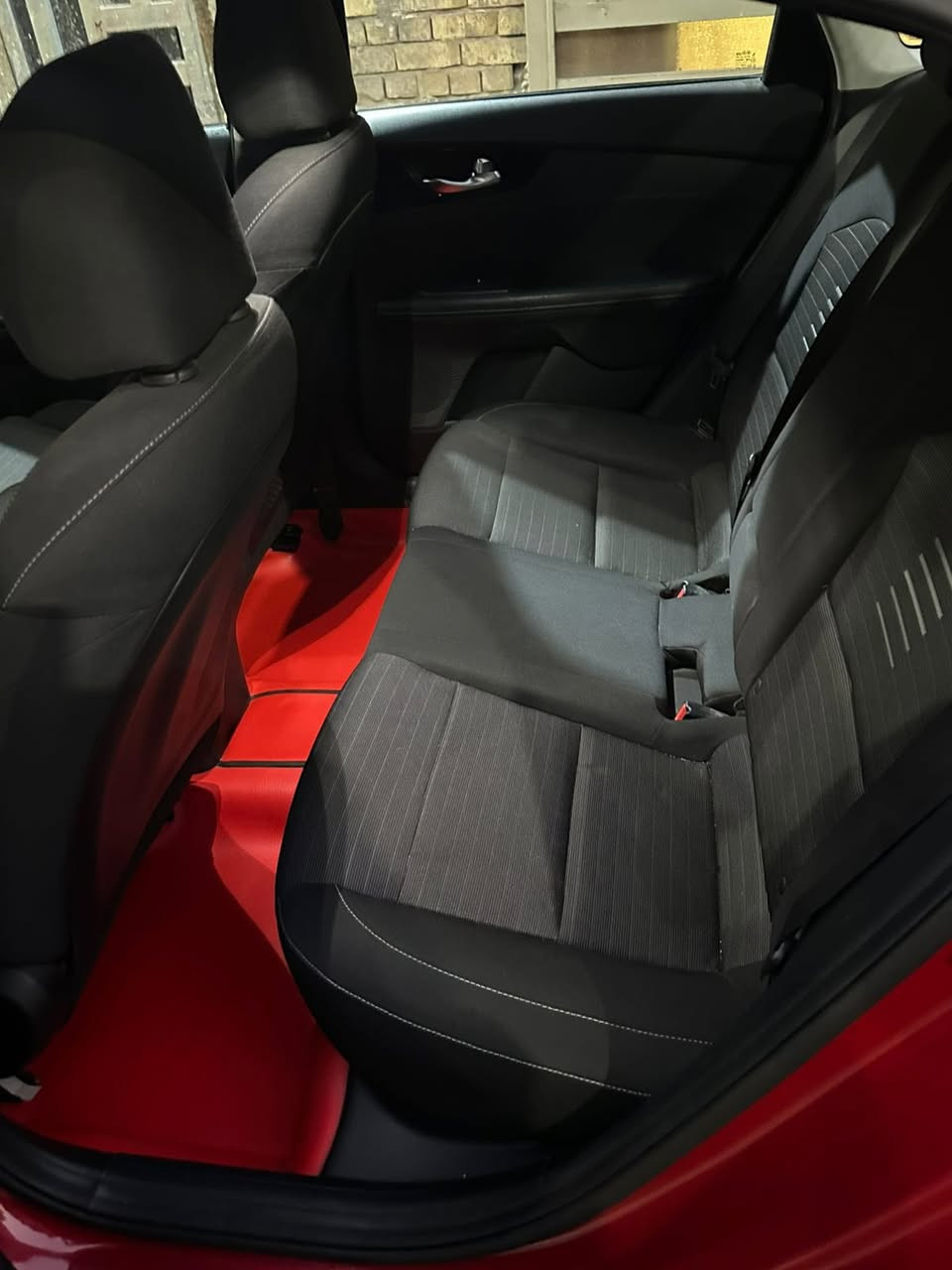 سلام عليكم
كيا فورتي 
وارد امريكي حادث السيارة 
الجاملغ الخلفي الأيسر 
السيارة 1/1 فول 
محرك السيارة 2000 دوش 
فتحة 
شاشة 
تبريد ابيانو 
عدسات LED
انظام قيادة sport / normal
سيارة مكفولة محرك و كير 
رقم السيارة بغداد باسمي 
السعر 145$ ورقة 
الاستفسار ***********
