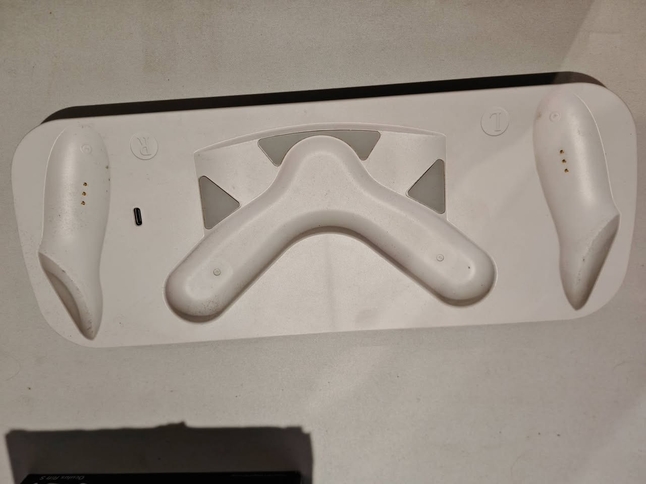 غراض vr مال quest 3 
ابيع كامل ما ابيع قطعة قطعة 
ستراب S3 pro جديد غير مستخدم بعده باللزكات مالته 
ستراب MV1000 جديد ممستخدم بعده باللزكات 
ستاند قاعدة بدون ملحقات فقط ستاند 
ستراب  AUBIKA جديد غير مستخدم بس بدون باكيت 
قطعة مال وجه للكوست رافت هدية 

كل ذني القطع بسعر قطعتين من الاشياء الموجودة بالسوك بسعر 90 الف وبيها مجال وتوصيل متوفر 
***********
