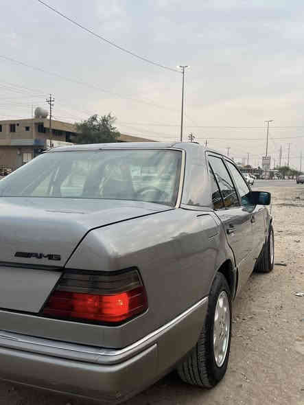 السلام عليكم 
مرسيدس بيبي E320 موديل 1993 اصل محرك 320 خراطيم 
بلادي كير ومحرك وأكسل شرط رقم أربيل تحويل مباشر 
صدر امامي خلفي شرط قواعد دبلات بلاديه 
كهربائيات كلها شغاله سلايت أريل كهربائي دبل مروحه 
صبغ عام جماليه بدون حادث و خياس 
السياره جاهزه وحلى من الصور 
مكاني سامراء السعر 70 بيها مجال 
***********
