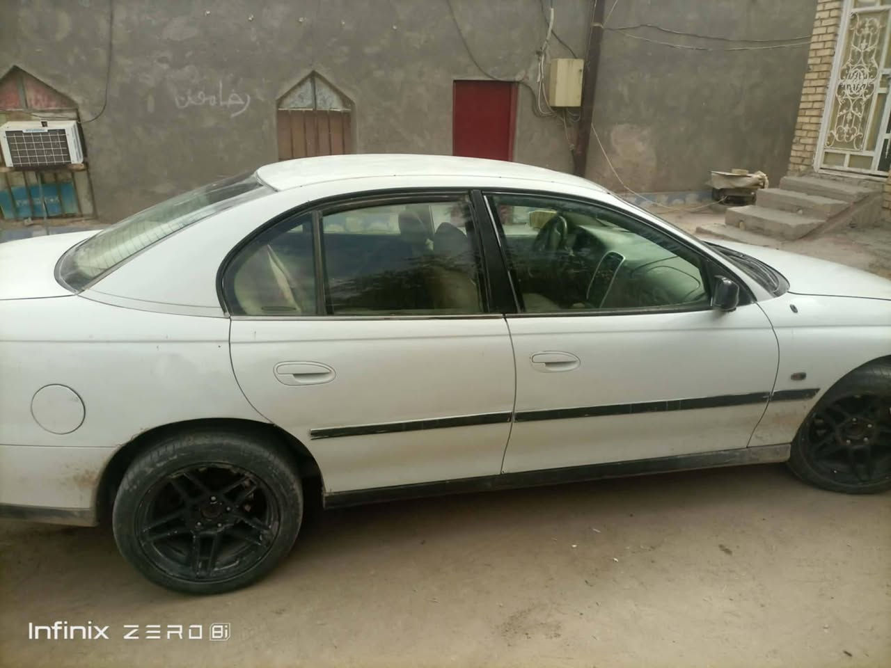 سلام عليكم  شوفر ليت لوميكا مديل2003 محور ففتي سعر 25 وبيه مجال واتساب ***********
