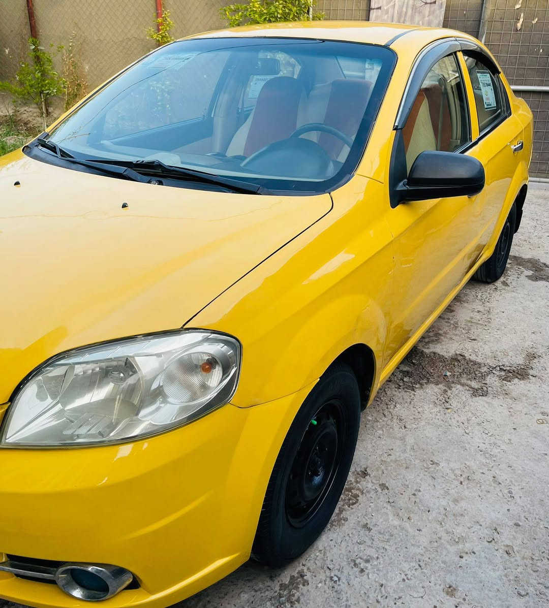 السلام عليكم افيوم موديل 2013 خليجي كير اوتماتيك  السياره جديده كير ومحرك جديد مال جناي  تبريد شغال هيئه وغرمات مصفره السعر 63 المكان بابل الاتصال ***********
