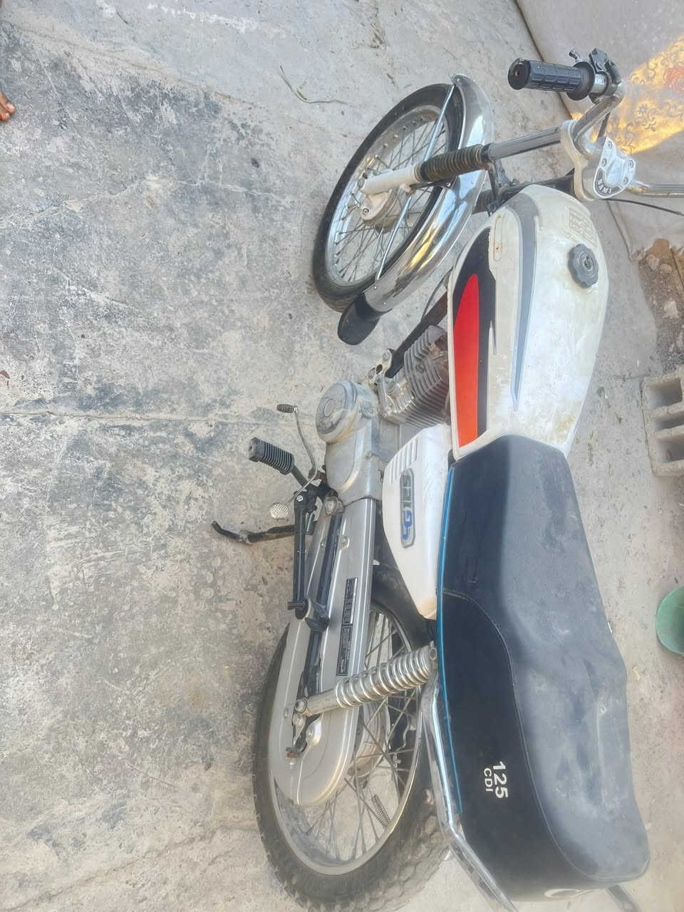 سلام عليكم دراجهً كلك  مكان ابو صخير سعر 250. متوزي عل بعته


**إذا كنت صاحب هذا الإعلان وتريد حذفه لأي سبب، رجاءا أرسل رسالة إلى الدعم الفني**