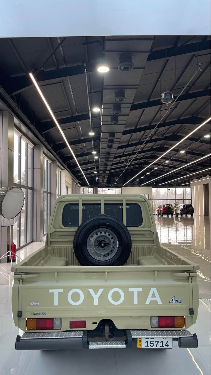 لاند کروزەر (میگزەمینی) مۆدێل ٢٠١٩ تەنها ٥٣،٠٠٠کم ڕۆشتووە سەیارەکە زۆر تازەو جوانە هەموو گیانی بەشەرت بێ بۆیاخە نرخی ٣٦٥ وەرەقە
ژمارەی تەلەفون:*********** السليمانية, العراق
