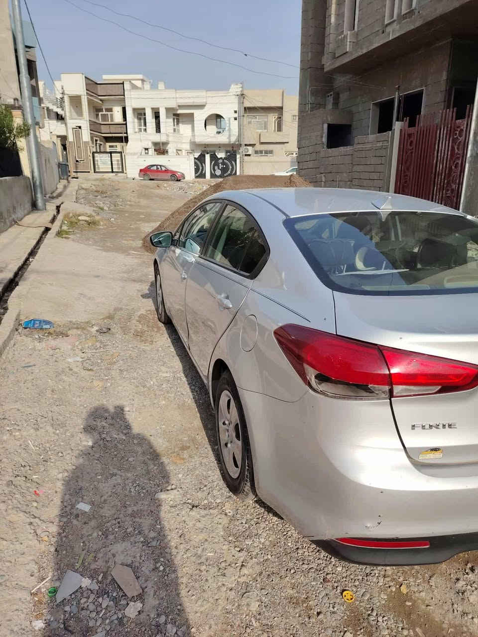 السلام عليكم كيا فورتي 2017 سيارة كلين بدون صبغ شرط محرك 20 دوش كير شرط اي تي سيارة حيل حلو مؤصفات فول بس بدون سلايت السعر 120 و بيها مجال السيارة بسمي شرط التحويل  ورجااااء الي مو شراي لايعلق تعليق مو حلو  و اعتذر من الخاص اتصل ع الرقم ***********
