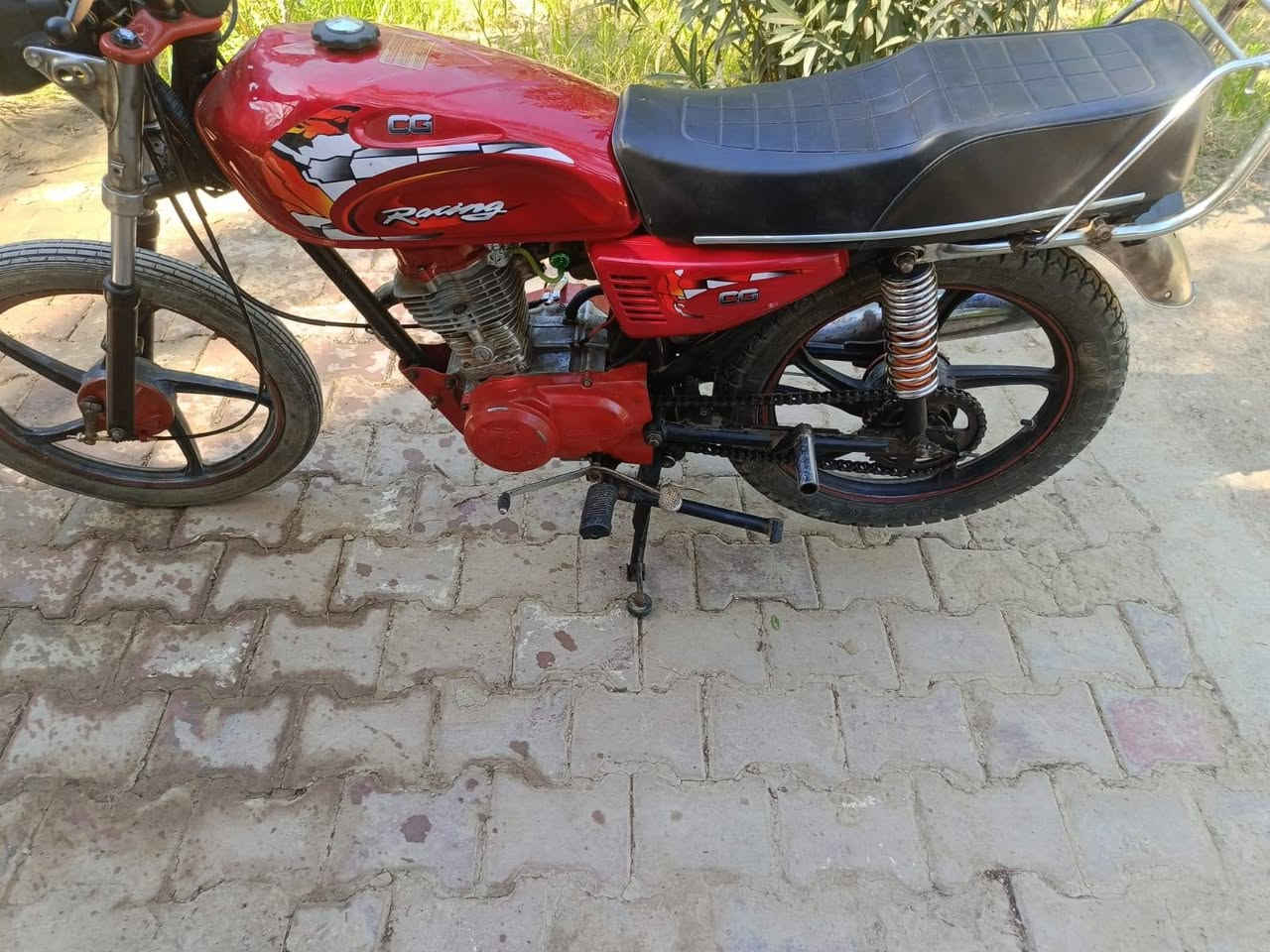 سلام عليكم دراجة البيع خير من الله كهرباء شغاله محرك خير من الله اصواليه اوراق دراجة نضيفه ربع ماذب عليه سعر على اتصال  رقم *********** مكاني واسط_العزيزيه
