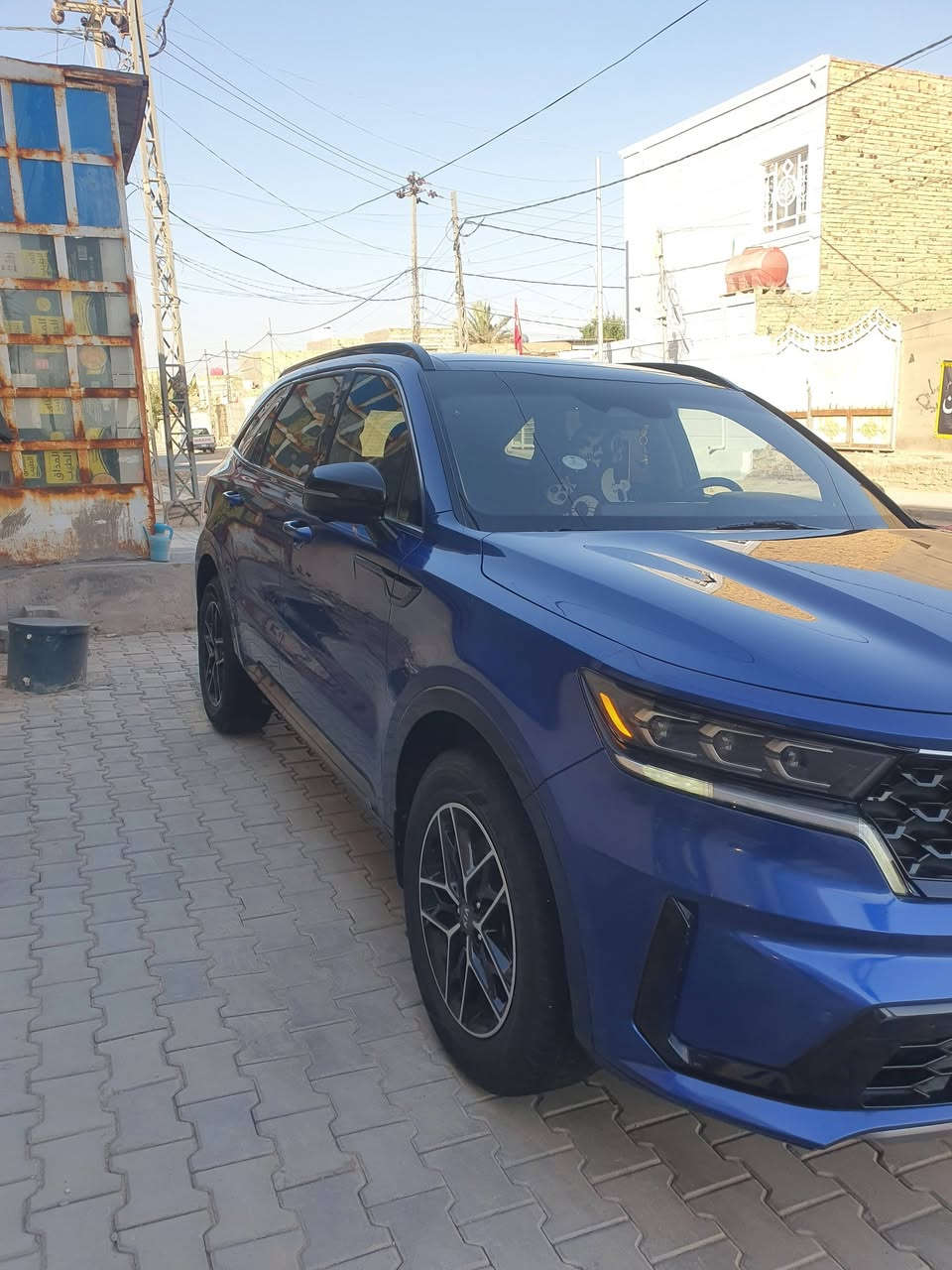 السلام عليكم.  سورنتو امريكي موديل 2021 أعلى فئة فول مواصفات
محرك 2500 تيربو. 

خمس كاميرات 

داخل VIP 

ثلاث قطع تبريد.

  كشنات أمامي كهرباء وتبريد تدفئة 
كشنات الخلفية تدفئة  

بانوراما. فور ويل .SX.TGDI..AWD 

داتاشو.  . قيادة ذاتية وتحديد مسار.  

حاكيه بين السائق والركاب. . رادارات من كل الجوانب. 

تدفئة استيرن.وضعيات قيادة ومنحدرات..

تشغيل عن بعد . 

بصراحة السيارة بيهاا اهواي مواصفات.  ضرر السيارة تبديل بنيد بلادي نفس اللون ودعاميه.. صور الضرر مرفقه بالمنشور. السيارة ماشيه 94 الف كيلو مو ميل  رقم أربيل وكاله بأسمي. 

***********

***********
