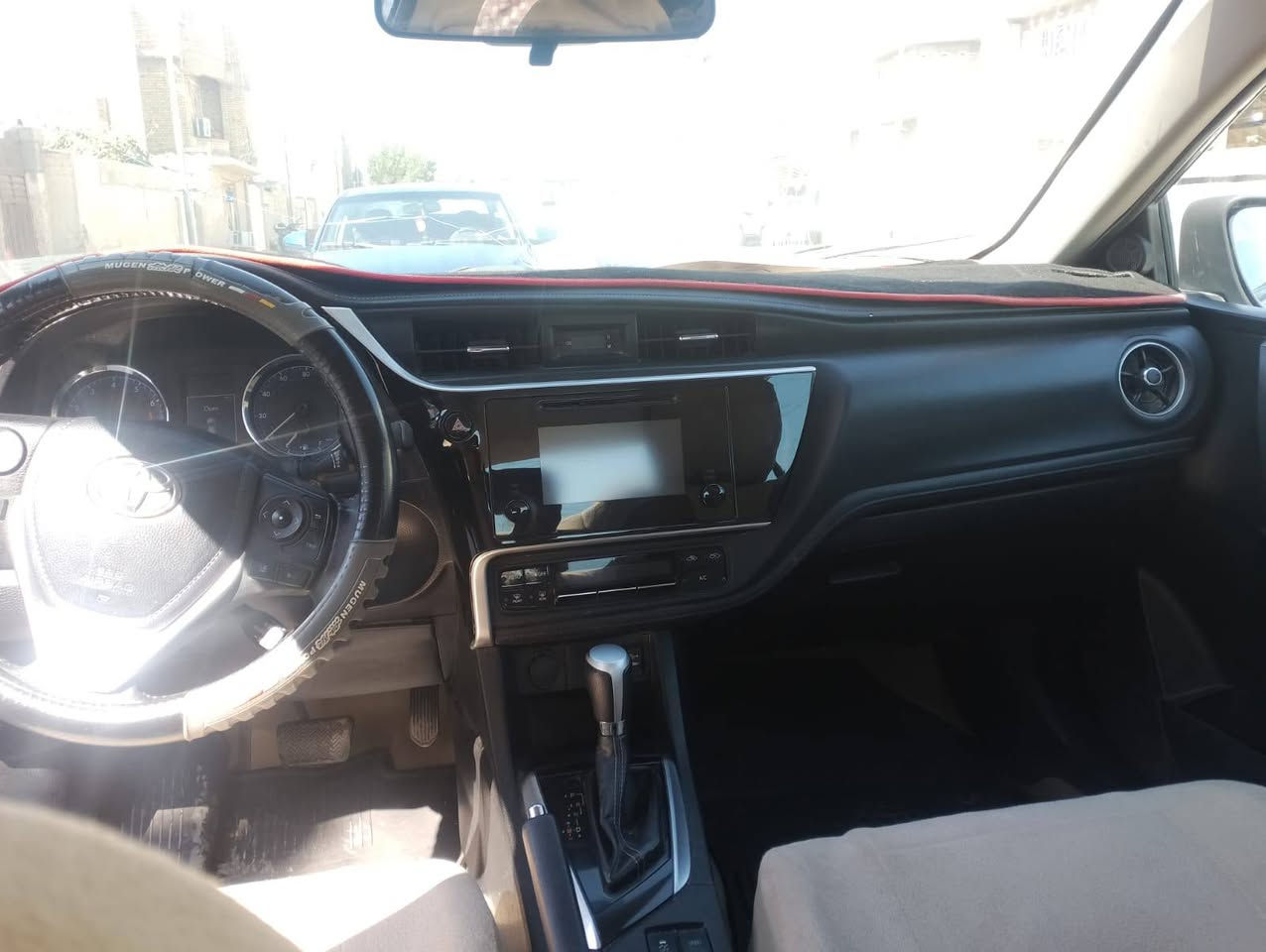 السعر ((((((((    98 ورقه.  )))))))
كورلا 2019
تحويل ثاني يوم
حادث جاملغ وبنيد 
وبيه رش مكانات صبغ اثر جراد بيدي صبغتهن
شرط بدون دكه جاكوج 
مواصفات رادار كشن جلد ومخمل 
كير ومحرك بل كارتون محرك قبل ٣ اشر شاده
السعر بلاش مال بيكاجو 
وسونار داخل المنشور ونصبته كلش حلوه 
98 ورقه وبل عافيه عل ياخذه 
اعتذر عن المراوس بيع فقط 
***********
