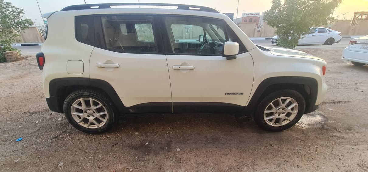 السلام عليكم ...
جيب رينكد موديل 2020 لون ابيض نظيفه كلش .
ماشيه 66 الف  km .
بصمة تشغيل ، وبصمة سايد بريك .
التشغيل عن بعد .تحكم ستيرن ، المرايات اوتو.
المحرك 2400 ، 4 سلندر .
حادثها كلش بسيط من الخلف ومرجعينه بلاد .. 
بيها شبر صبغ بالصندوق الخلفي ...
السعر عالخاص .
للاستفسار الاتصال ( *********** ) .
