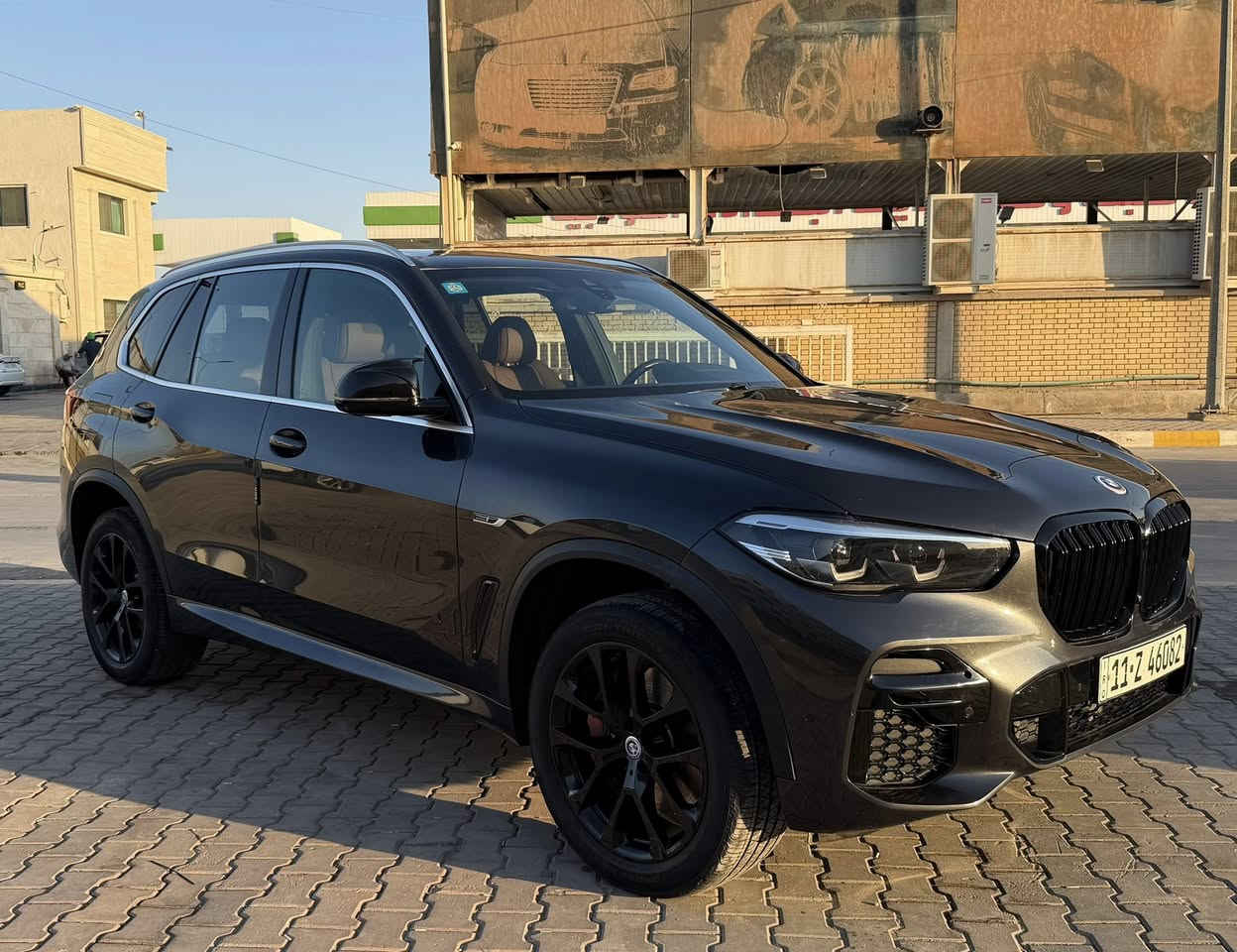 Bmw X5 للبيع
مواصفات السيارة : 
🔴موديل 2023
🔴هايبرد + بانزين + كهرباء
🔴عداد السيارة 25 الف فقط
🔴تدفئة كشنات امامية وخلفية وستيرن
🔴بانوراما
🔴جكات
🔴كامرات 360
🔴نقطة عمياء
🔴تثبيت سرعة
🔴رقم بغداد المشروع الوطني باسمي تحويل ثاني يوم

 السيارة فول ومواصفاتها معروفه وضربتها كلش خفيفة بدون ايرباك ولا شواصي ولا لغد وصورة الحادث موجودة شوفوها
سويتلها بوليش ونانو سيراميك وبدلت دهن وفلاتر قبل اسبوعين والسيارة كاملة من كلشي بدون اي نقص وشاحنتها موجودة
 واي مكان تردون تاخذوها تفحصون ماعندي مشكلة
• السعر 46000 $
للاستفسار اكثر اكتبلي بالتعليقات او خاص او على الرقم 
***********
