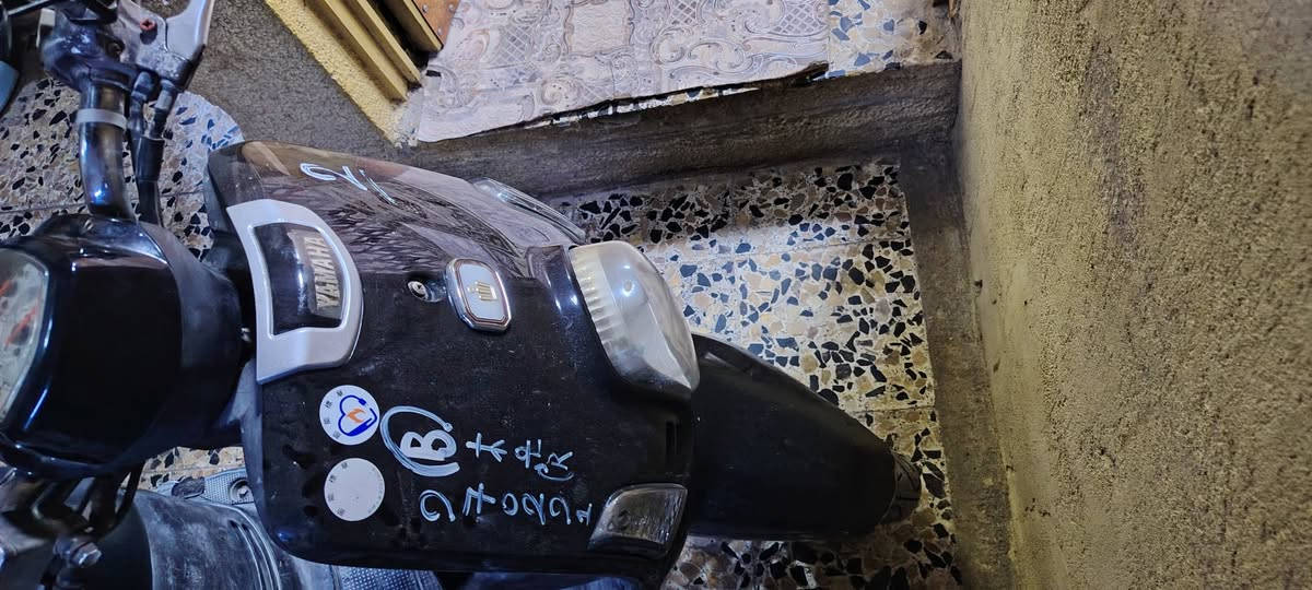 سلام عليكم دراجه البيع بوليسي مال باله جديده برغي ما مفتوح بيهه دراجه كلهه رقم واحد مكان البصره الحيانيه السعر 950 رقم ***********
