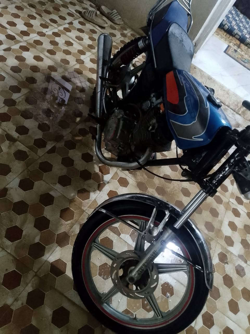 دراجه للبيع نضيف خير من الله مكاني ديالى بعقوبه  السعر 225 مستعجل عل بيعه بدون اورق***********
