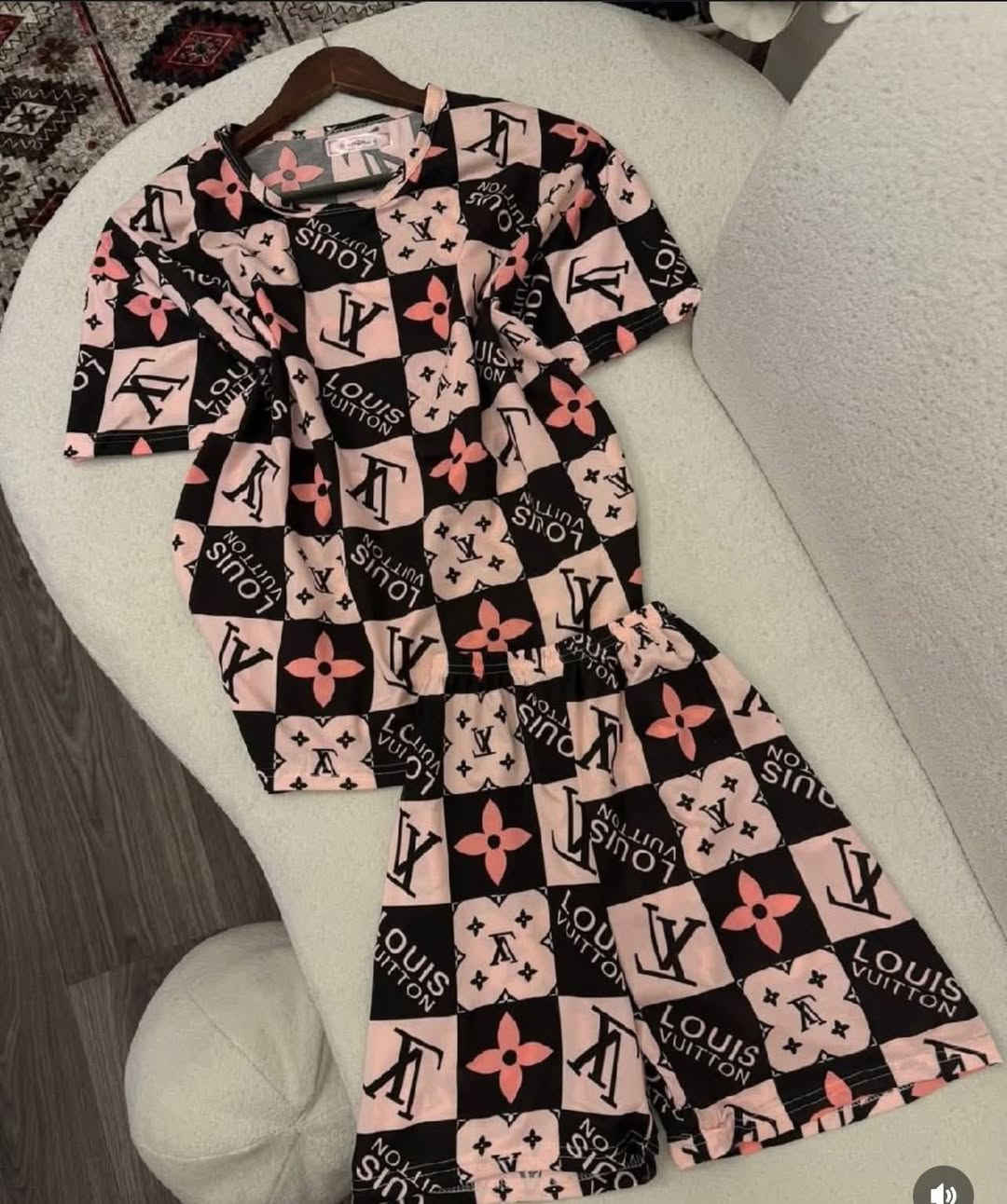 تخفضيات نهايه الموسم 
سعر القطعه. 4.000دينار 
سعر القطعين 7.000 دينار

📍 الموقع: الموصل – حي الفلاح، جمعية ضفاف دجلة، شارع 15، مقابل ماركت ذي النوريين (العمارة الزرقاء).


**إذا كنت صاحب هذا الإعلان وتريد حذفه لأي سبب، رجاءا أرسل رسالة إلى الدعم الفني**