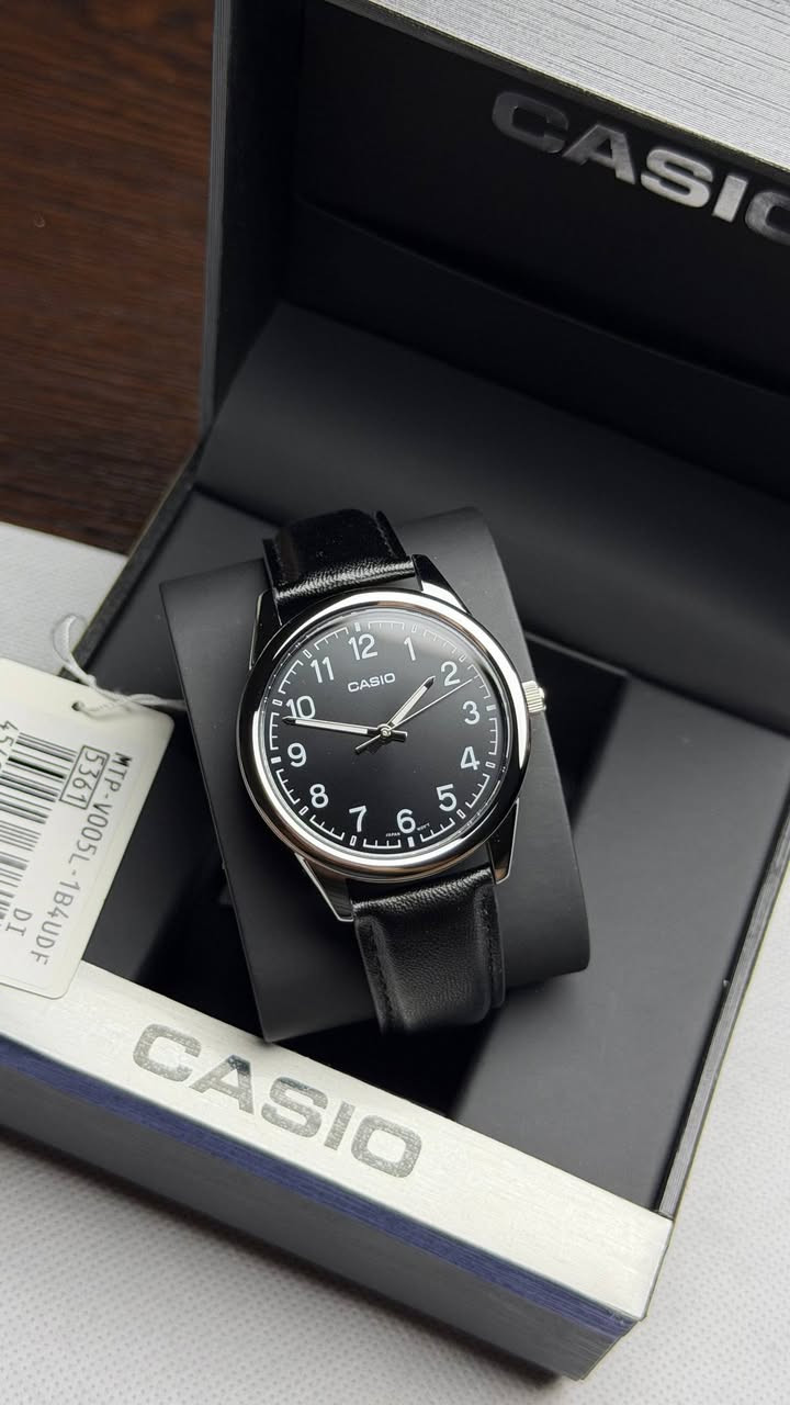 CASIO 
اصلي وكالة كاملة المرفقات 
ضمان سنة 
رقم الموديل MTP-V005L-1B
سير جلد طبيعي 
اميال لامينوس فسفوري 
ستانلس ستيل  
مقاومة للماء 

35 الف على اول تم


**إذا كنت صاحب هذا الإعلان وتريد حذفه لأي سبب، رجاءا أرسل رسالة إلى الدعم الفني**