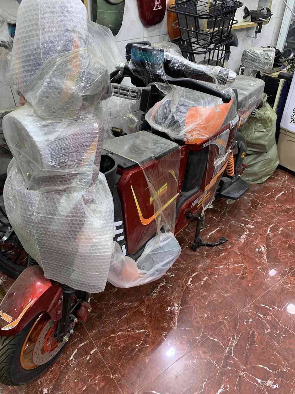 1 - دراجة شحن جديد غير مستخدم حجم ١٤ السعر ٣٧٥ قفل
شاشة ايباد
بصمتين
+ نشرات
بطاريات جدد
سرعة ٥٠
الممشى ١٥ كيلو

2 - دراجة شحن A7 مستخدم السعر ٥٠٠ بيها مجال نظافة ٨٠٪؜
بطاريات ٥ 
شاشة ايباد
دبلات غاز
لايت زنون
نشرات
بريكات دسكات
تخم تاير جديد
بصمتين  + سويجين

3 - دراجة مستخدمR10 السعر ٤٥٠ بيها مجال نظافتها ٦٠٪؜
بصمتين وسويجين وكارتات اثنين
ملف ١٠٠٠ واط
٥ بطاريات A+
نشرات 
لايت زنون
تخم تاير جديد
شاشة ايباد
دبلات غاز

4- دراجة شحن جديد غير مستخدم لون احمر السعر ٧٢٥ بيها مجال
٥ بطاريات گرافين ٣٢ امبير
سرعه ٧٠
المسافة ٤٠ كيلو
نشرات وبلوجكترات
لايت زنون
حجم التاير 10-300
جنطه تخزين
شاشة ايباد
بريكات دسك وهايدروليك مو بنز
ملف ١٥٠٠ واط
دبلات غاز

مكاني كوت داموك قرب عمارة كاظم عبيد
معرض محمد فورزا لبيع الدراجات الشحن وصيانة كافة الدراجات النارية والشحن
للاستفسار خاص او اتصال 

***********
