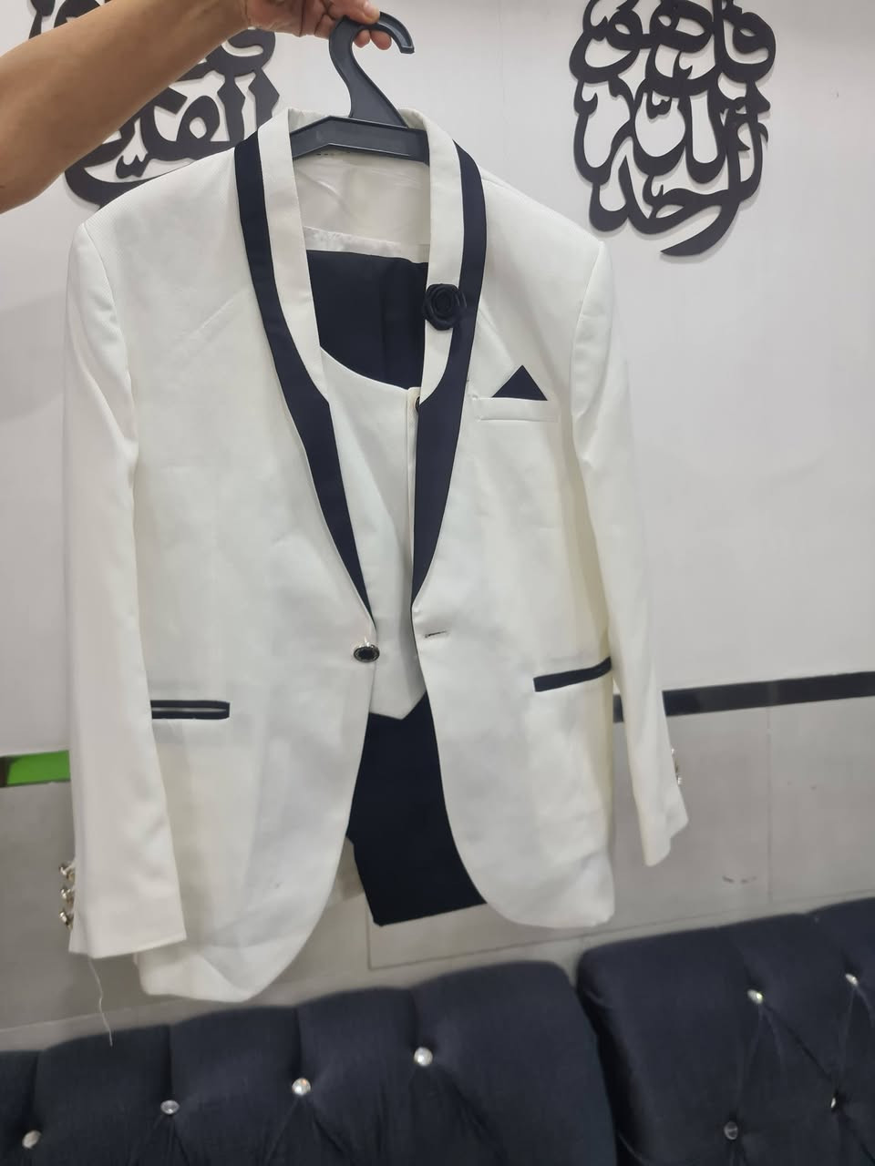 قاط توكسيدو جديد صيفي يلبس عمر ١٣،١٤،١٥ ب٢٥


**إذا كنت صاحب هذا الإعلان وتريد حذفه لأي سبب، رجاءا أرسل رسالة إلى الدعم الفني**