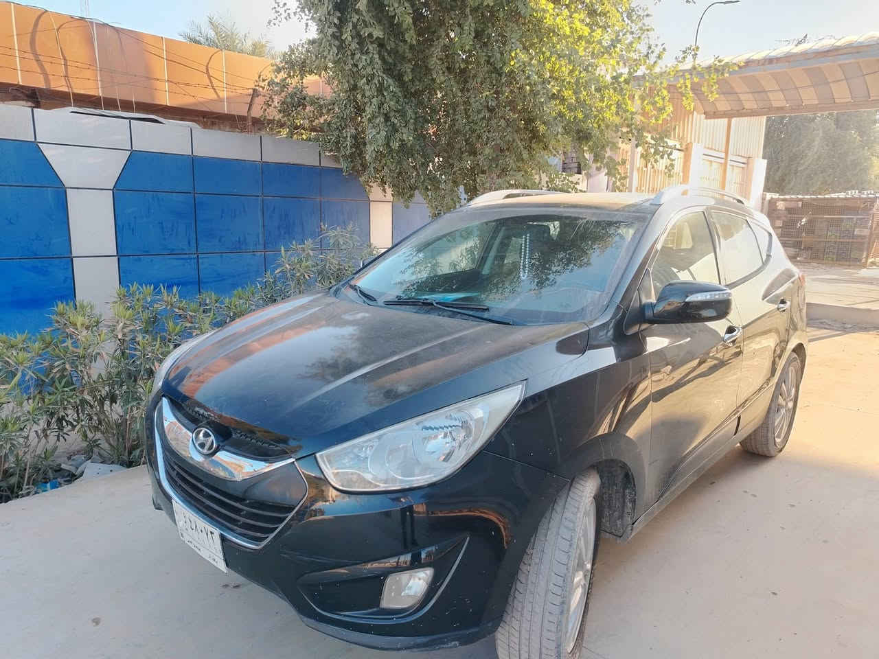 توسان خليجي ٢٠١٠ بدون حادث بدون صبغ بنوراما مرايات شفط هيترات خلفي امامي كراسي مكينه دوش دبل كامرة محرك بيها شخط بسيط يم قبق بانزين ***********
