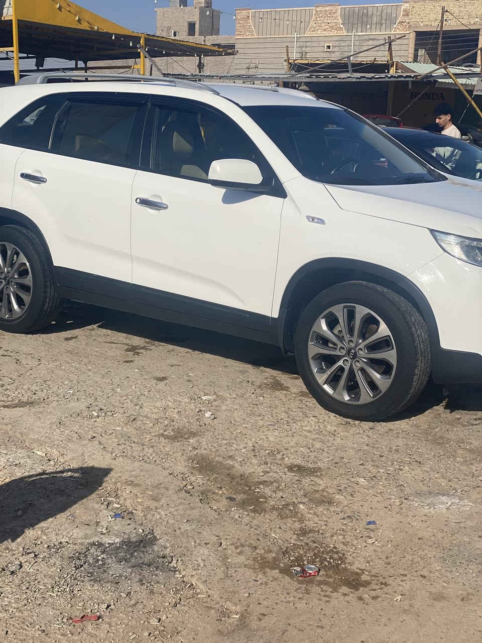 السلام عليكم 
اخواني سورنتو خلجيه 6 سلندر (2014)
مكفوله حتى الدعائيات
الرقم بغداد 
صدر تخم تاير 
محرك وكير تبريد بشرط 
بردات أبواب 
تحكمات فول 
حساس امامي وخلفي 
لايت لد وشمعه 
كراسي جلد 
7 راكب 
3 قطع تبريد 
سياره حيل حيل نضيفه 
ترايها بشرط اخو الزيرو
سعرها مناس 
(175) مجالها كلش قليل 
عنواني الرمادي 
***********

‭0773 378 1061‬
