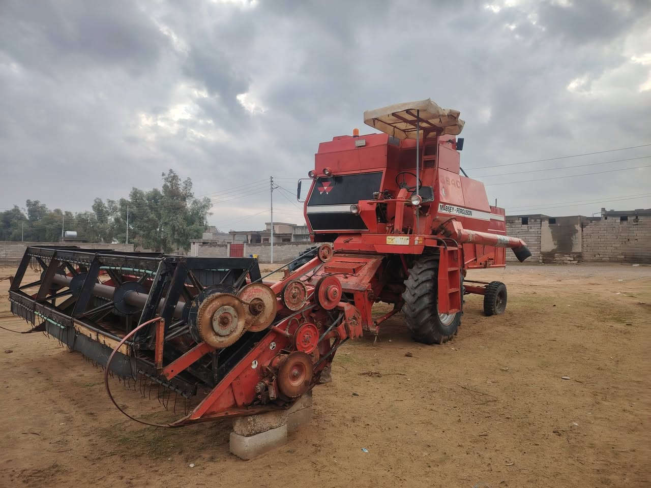 حاصده  موديل 1990للبيع ***********لللسفسار
