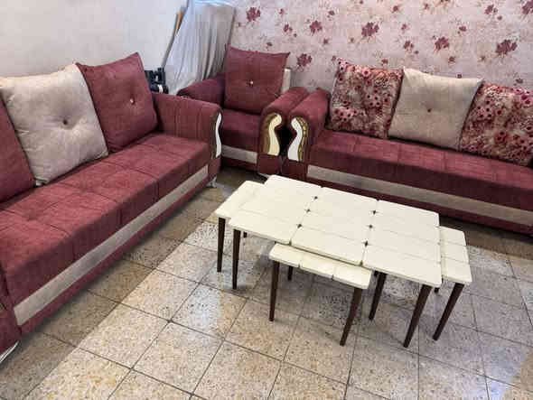 للبيع جديد جدا السعر 350 الف رقم الهاتف ***********
